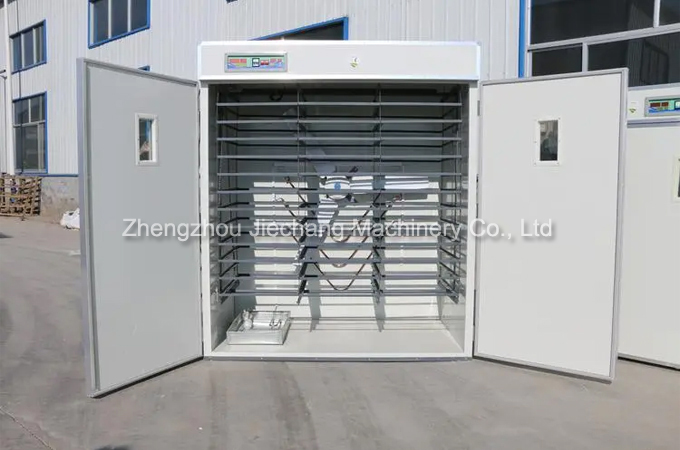 Egg incubator